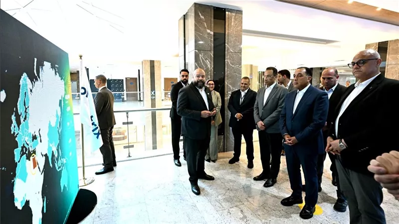 رئيس الوزراء يتفقد شركة 