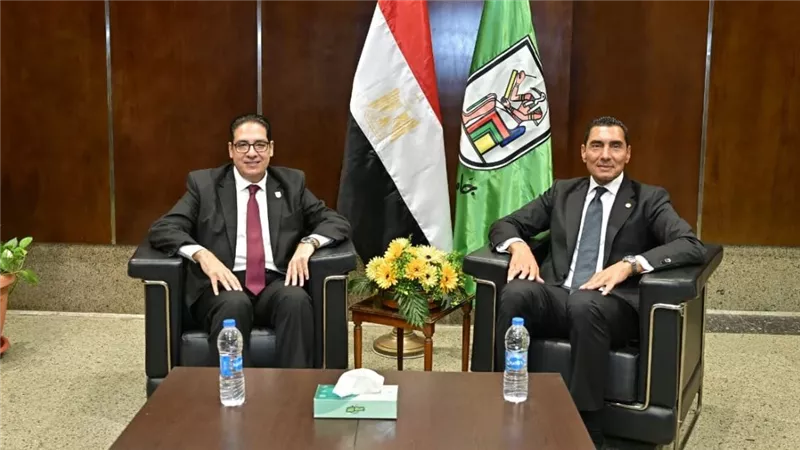 وزير الشباب والرياضة ورئيس جامعة القاهرة يشهدان فعاليات معسكر قادة المستقبل