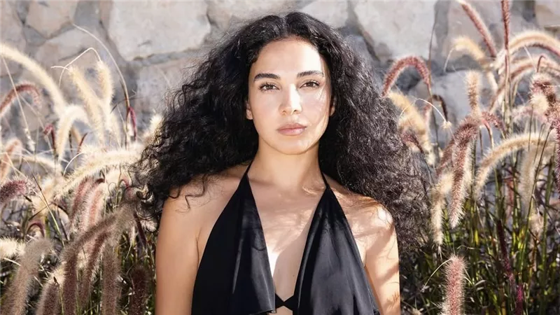 سلمى أبو ضيف تواصل تألقها سفيرةً لـ 