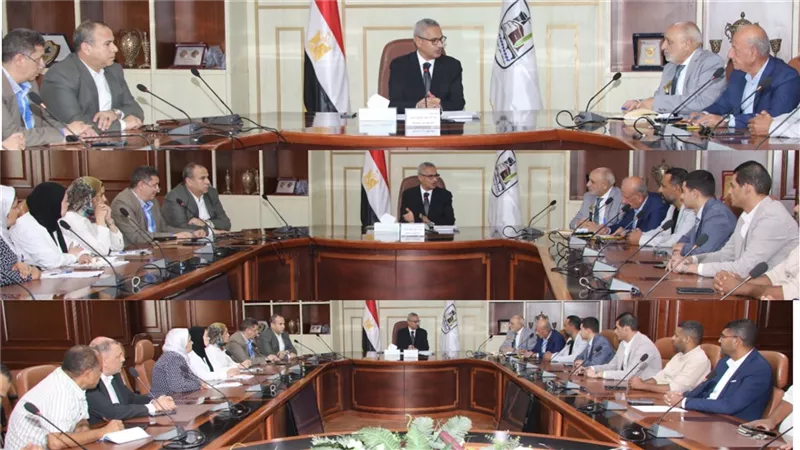 محافظ بني سويف يبحث سبل التعاون مع مستثمري بياض العرب الصناعية 