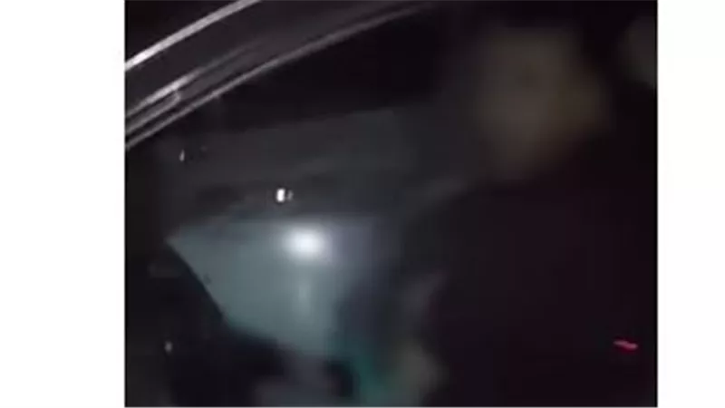 ضبط شخص وفتاة بعد تداول فيديو لهما داخل سيارة بالقاهرة