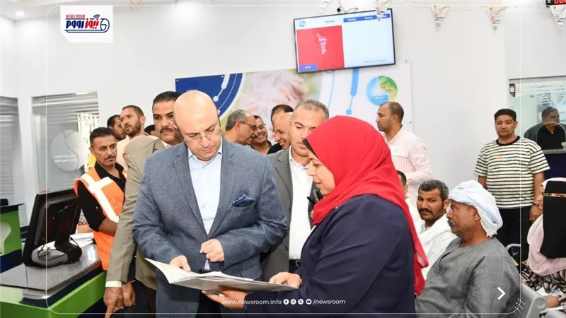 محافظ الفيوم يتفقد خزان ورافع كحك بحري ومركز خدمة العملاء بأبشواي  