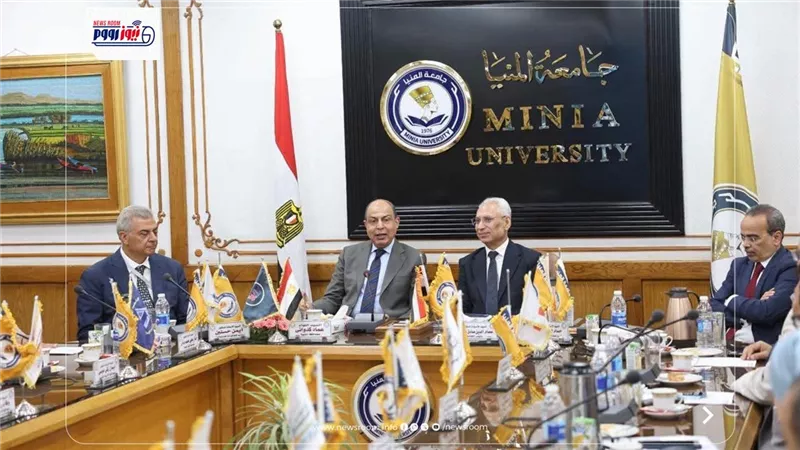 محافظ المنيا ورئيس الجامعة يبحثان تعزيز التعاون وتأهيل الشباب لسوق العمل