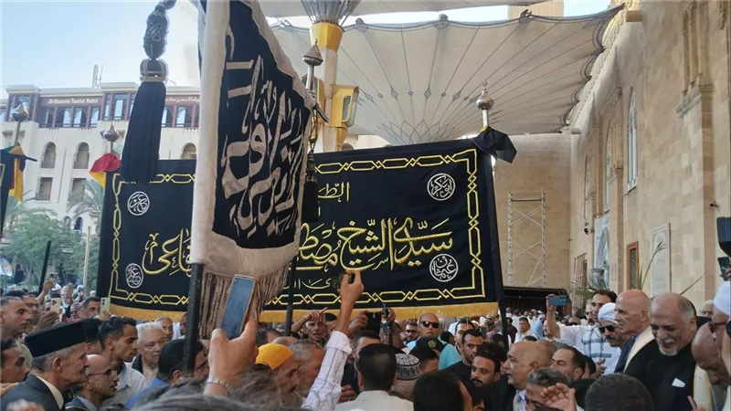 بأعلام مصر  وصور الرئيس ورايات الطرق..الصوفية تختتم مسيرتها للاحتفال بالمولد