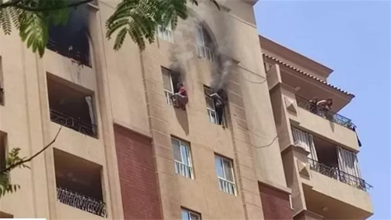 المعمل الجنائي يفحص حريق شقة سكنية في سبورتنج بالاسكندريه 