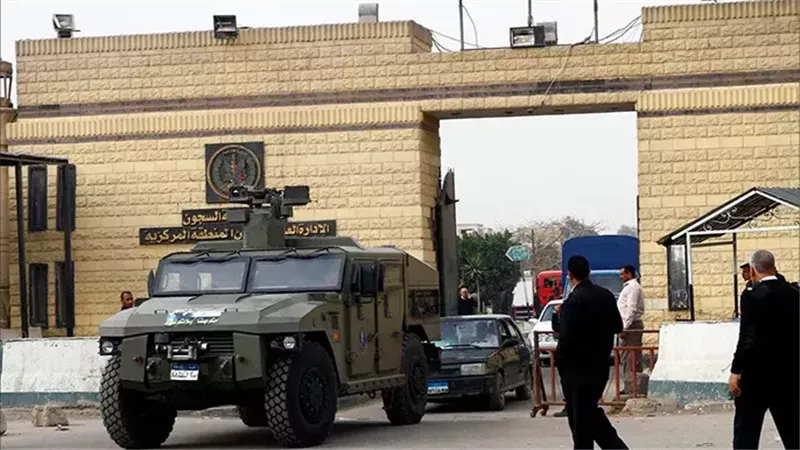 كذبة إخوانية .. حقيقة مزاعم التعنت مع أهالي نزلاء سجن العقرب 