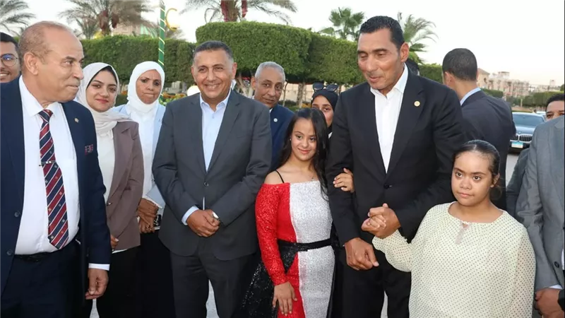 محافظ القليوبية ووزيرالشباب والرياضة يفتتحان منشآت شبابية ورياضية بنادي العبور
