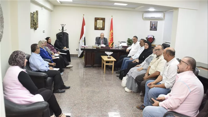 جاهزية تامة.. وكيل وزارة التعليم ببورسعيد يتابع اللمسات الأخيرة لانطلاق الدراسة