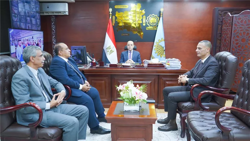 اجتماع موسع لمحافظ الغربية لمتابعة الملفات الحيوية وتسريع معدلات التنفيذ