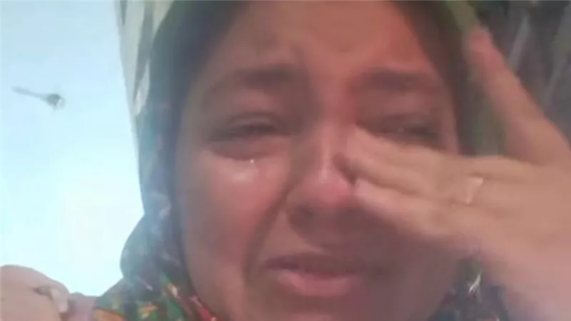 دموعها هزت إمبابة.. سيدة تكافح من أجل لقمة العيش وتستغيث بأهالي المنطقة
