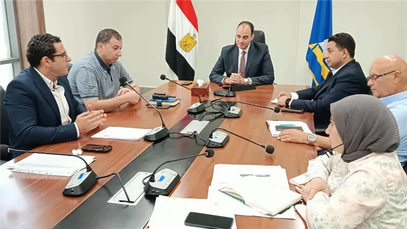 نائب محافظ دمياط يتابع إجراءات تيسير إنشاء وتشغيل محطات المحمول بالمحافظة