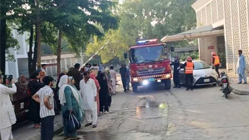 مأساة في مستشفى باكستاني.. حريق يودي بحياة 14 رضيعًا وإنقاذ واحد
