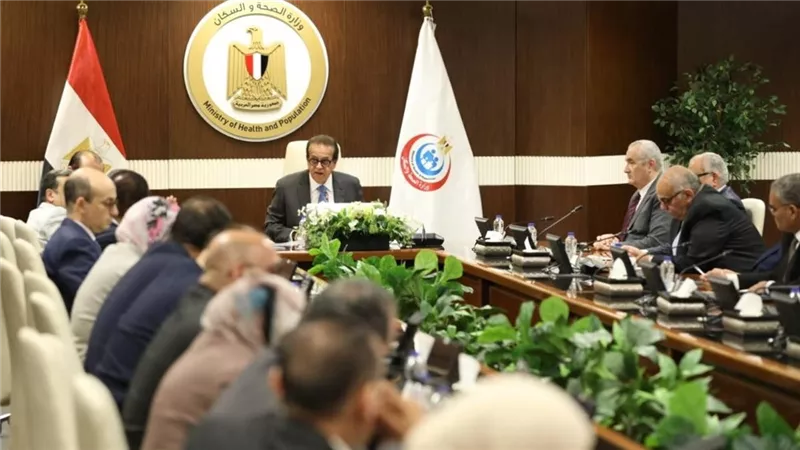 وزير الصحة يوجه بسرعة الانتهاء من تجهيز ورفع كفاءة وحدات الرعاية بالمنيا