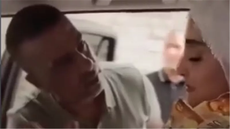 «هما اشتروكي وإحنا بعناكي».. أب فلسطيني يودّع ابنته يوم زفافها ويشعل الجدل: «هي بنتك ولا سلعة؟»