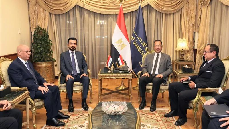  وزير الاتصالات يبحث مع نظيره العراقي تعزيز التعاون في مجالات التحول الرقمي