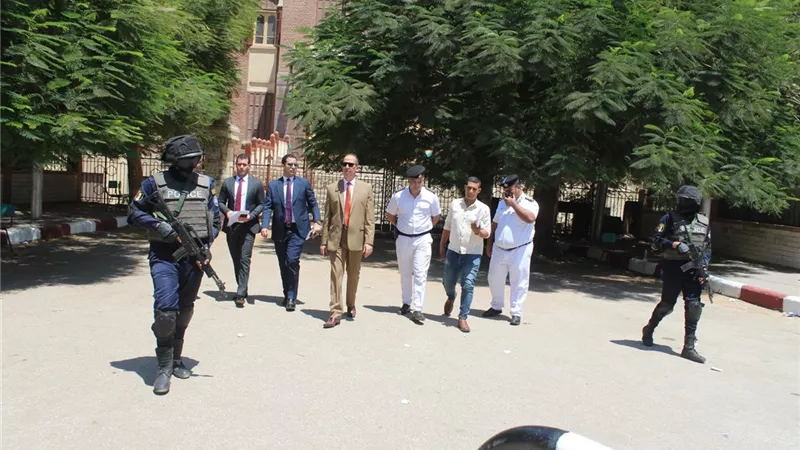 مدير أمن سوهاج يوجه بتكثيف الخدمات الأمنية بمحيط لجان الثانوية العامة