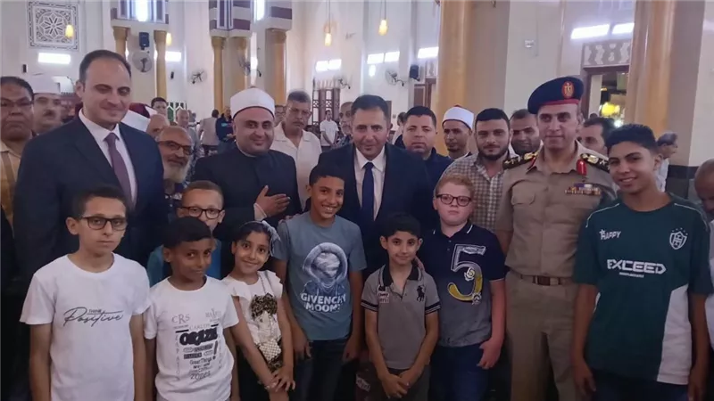محافظ دمياط يشهد احتفالية الأوقاف بالمولد النبوي الشريف في مسجد البحر