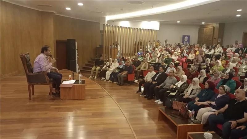 رئيس جامعة بورسعيد: مصلحة الطلاب أولويتنا وتمكين الشباب الباحثين