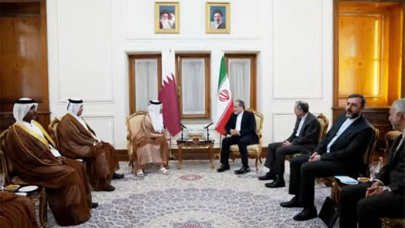في طهران.. عراقجي ووزير الخارجية القطري يبحثان تهدئة التوتر الأمريكي الإيراني
