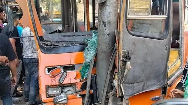 النيابة تحقق في إصابة 7 أشخاص بحادث ميني باص بطريق الأوتوستراد