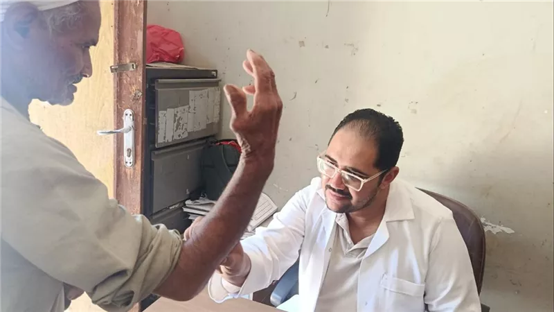 قافلة طبية مجانية في قنا تكشف على 667 مواطنًا بقرية دنفيق