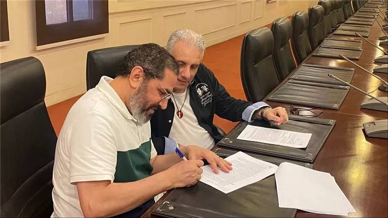 الإعلامي عبدالناصر زيدان يجدد تعاقده مع مودرن لمدة 3 سنوات