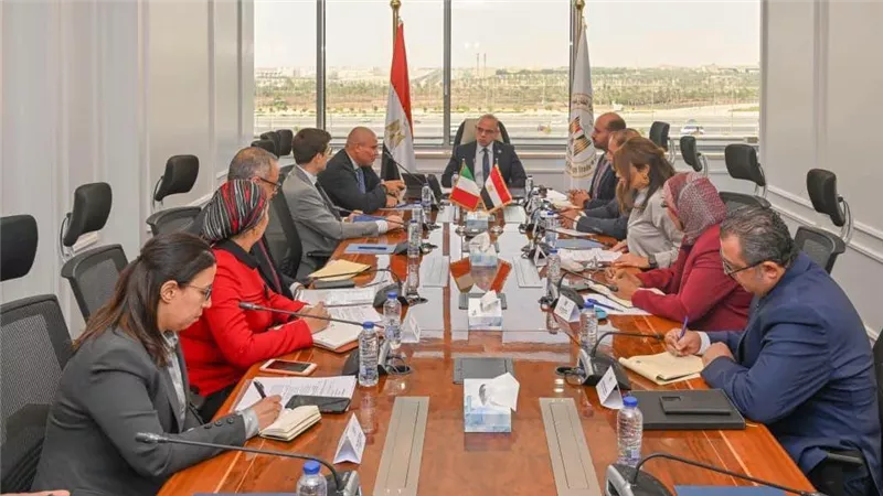 وزير الاستثمار يبحث مع السفير الإيطالي بالقاهرة زيادة الاستثمارات وتعزيز التعاون الاقتصادي