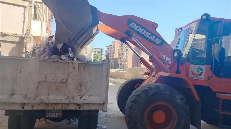حملات نظافة مكثفة بدمنهور رفع 250طن من المخلفات وتحسين مستوى الخدمات 