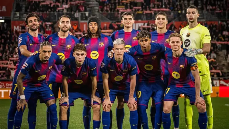 حمزة بديلًا.. التشكيل الرسمي لمباراة برشلونة وأتلتيك بيلباو بالدوري الإسباني