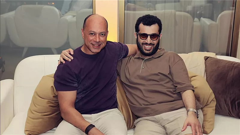 بينهم تامر مرسي وشيكو والعبار .. تركي آل الشيخ يستضيف نجوم الفن ورجال الأعمال