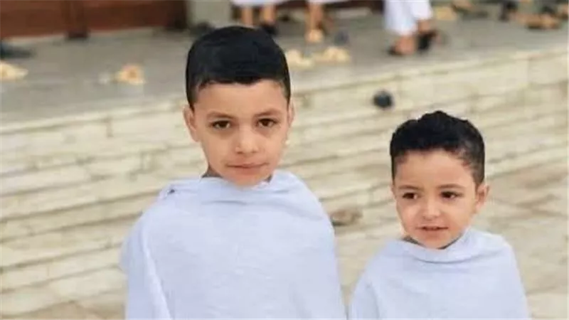 ذهبا للعمرة مع والدهما فعادا في نعشين: مأساة وفاة طفلين من بني سويف في السعودية