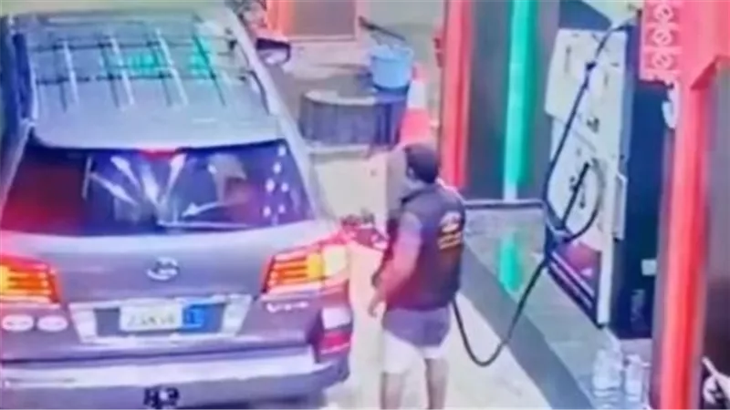 30 ألف ريال يمني تنهي حياة عامل محطة.. سائق يفر بعد سرقة الوقود في صنعاء