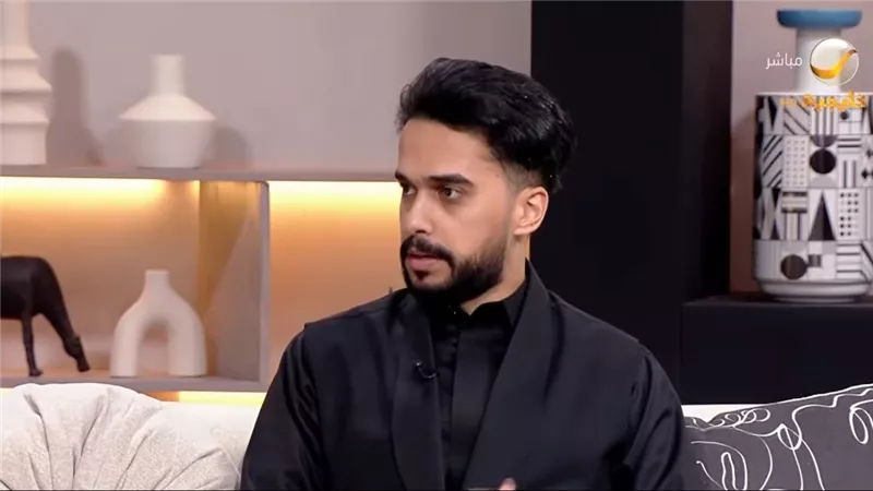 علاء القحطاني يكشف سر دمج السجاد بالخط العربي في أعماله