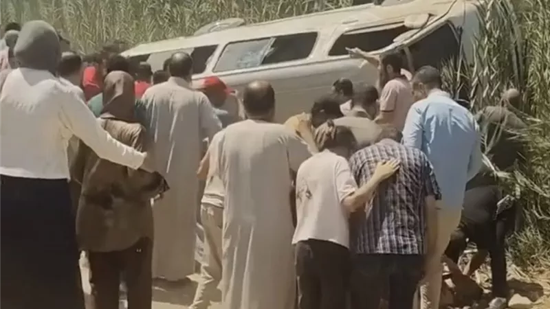 إصابة 7 أشخاص في انقلاب ميكروباص على طريق «القاهرة – طنطا» بالغربية