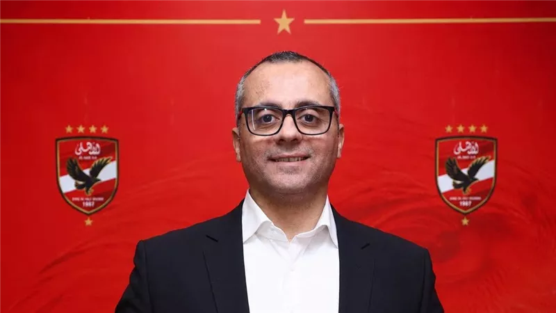شوبير يكشف كواليس غرفة ملابس الأهلي ويشيد بدور عصام سراج ووائل جمعة