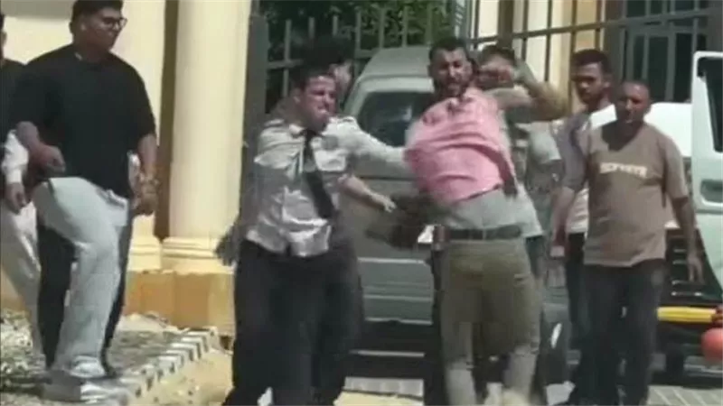 بين اتهامات البلطجة وبيان الغش| القصة الكاملة لواقعة سحل طالب جامعة بورسعيد الأهلية