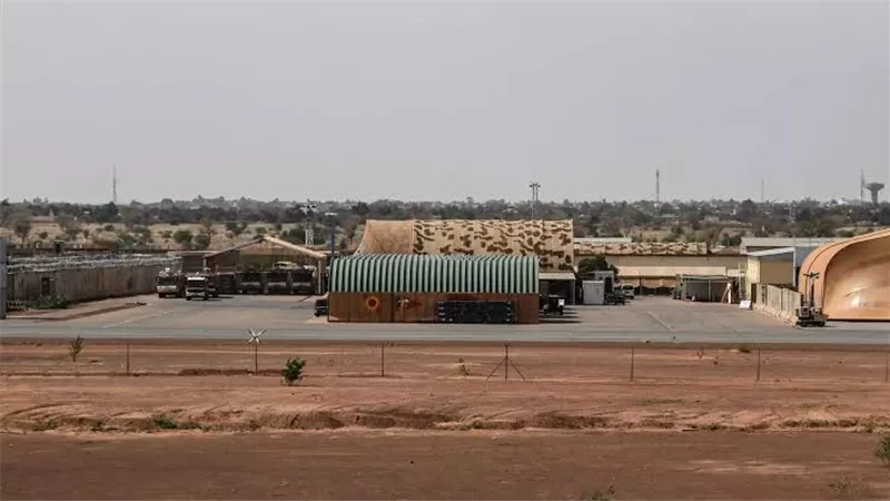 بعد إطلاق النار قرب القصر الرئاسي.. توقف بث التلفزيون الوطني في النيجر