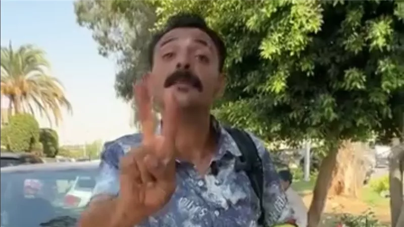 بتروا رجله وخسر فلوسه.. عم حسين يواصل الشغل في الشارع عشان ولاده|تفاصيل 