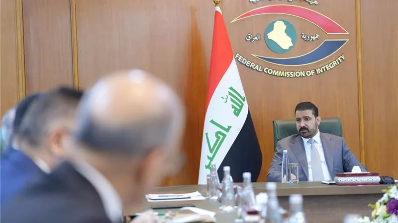 رئيس وزراء العراق يوجه بتفعيل مكافآت المبلغين عن قضايا الفساد