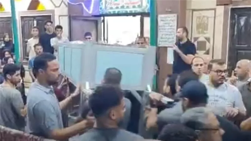وسط حالة من الحزن.. تشييع جثامين أم ونجليها في قرية مناوهلة بالمنوفية