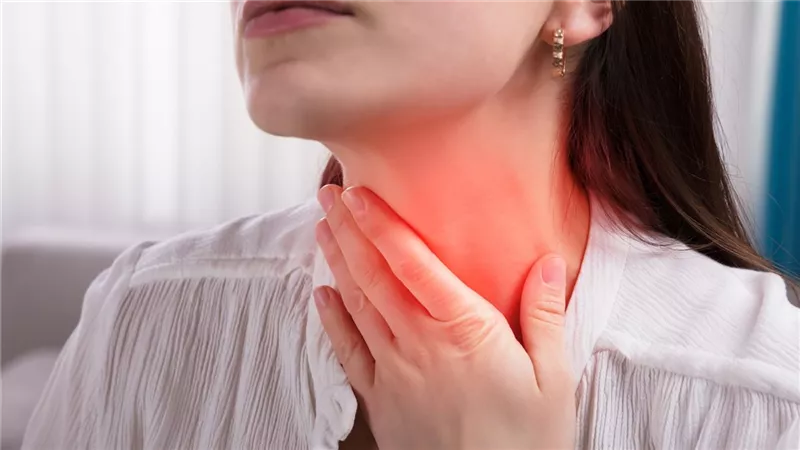 من نزلات البرد إلى الحساسية.. أسباب التهاب الحلق وطرق علاجه