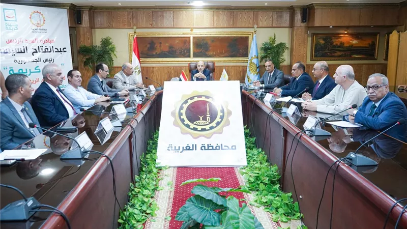 محافظ الغربية: نعمل على تطوير منظومة الكتان من الزراعة إلى التصنيع والمنتج 