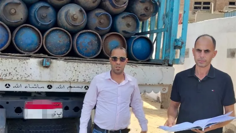 ضبط 7749 لتر سولار و3.5 طن مخللات وكميات من السلع مجهولة المصدر