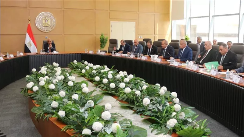 وزير الكهرباء يوجه بتغيير العدادات المعطلة خلال 72 ساعة وتوحيد أسعار المقايسات