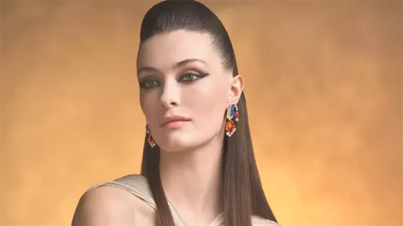 فان كليف أند آربلز تستلهم سحر مصر القديمة في 180 قطعة استثنائية