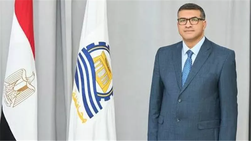مزلقان جديد و60 سيارة سيرفيس.. محافظ قنا يتابع تجهيزات مجمع المواقف الجديد