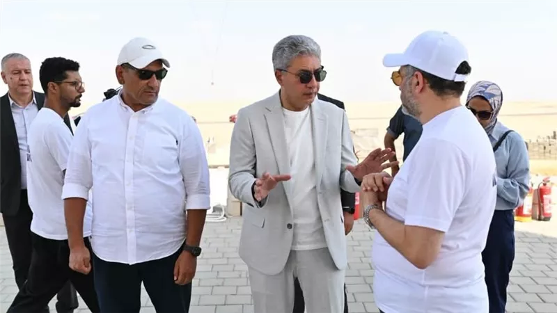 محمد كامل يكشف لوزير السياحة تفاصيل مشروع البالون الثابت بأهرامات بالجيزة