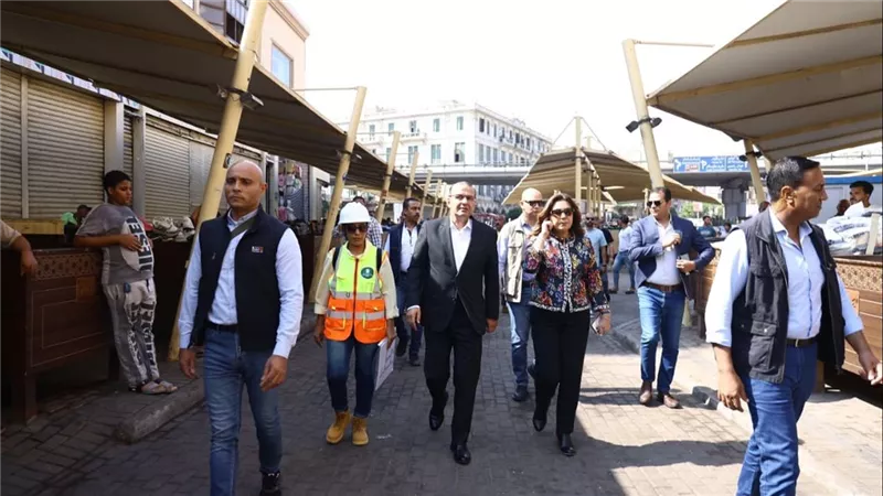وزيرة التنمية المحلية تتفقد المرحلة الثانية من تطوير سوق العتبة بالقاهرة