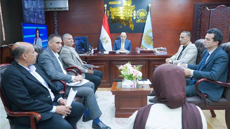 اللقاء الأسبوعي للمواطنين.. محافظ الغربية يبحث الاحتياجات الخدمية والمعيشية