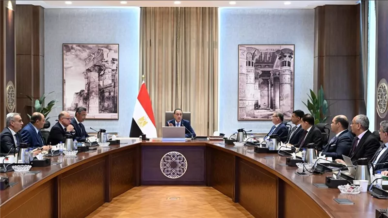 تنفيذا لتكليفات الرئيس.. رئيس الوزراء يتابع جهود توافر السلع وضبط حركة الأسواق